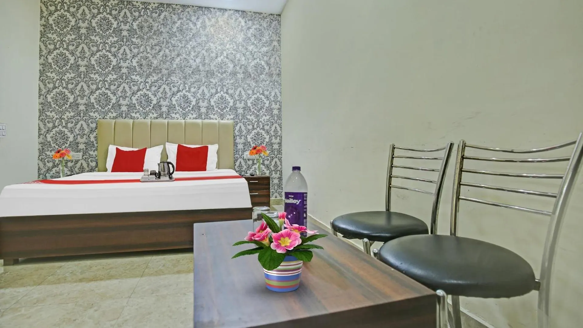 Hotel O Lavish Hotel Zirakpur